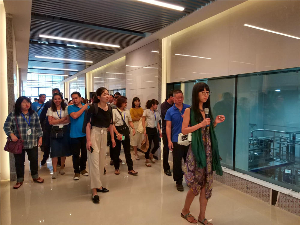 2018年亚欧国家进出口食品检验及食品安全官员一行到必威,（中国）官方网站华南新厂参观考察