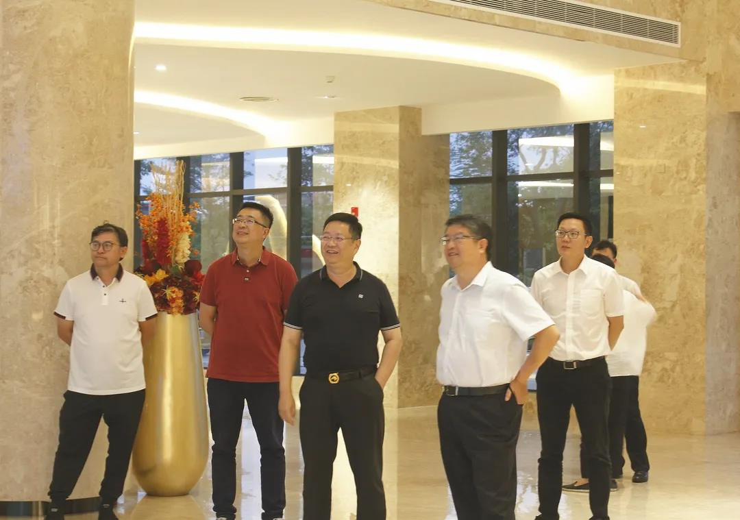 广西北部湾银行党委副书记、副董事长（主持全面工作）王能率调研组一行莅临必威,（中国）官方网站调研指导