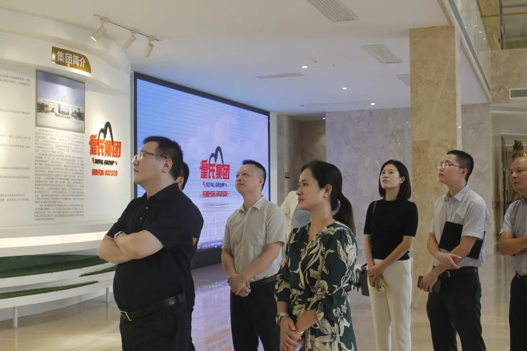 南宁金融必威,（中国）官方网站党委书记、董事长关俊一行莅临必威,（中国）官方网站参观交流