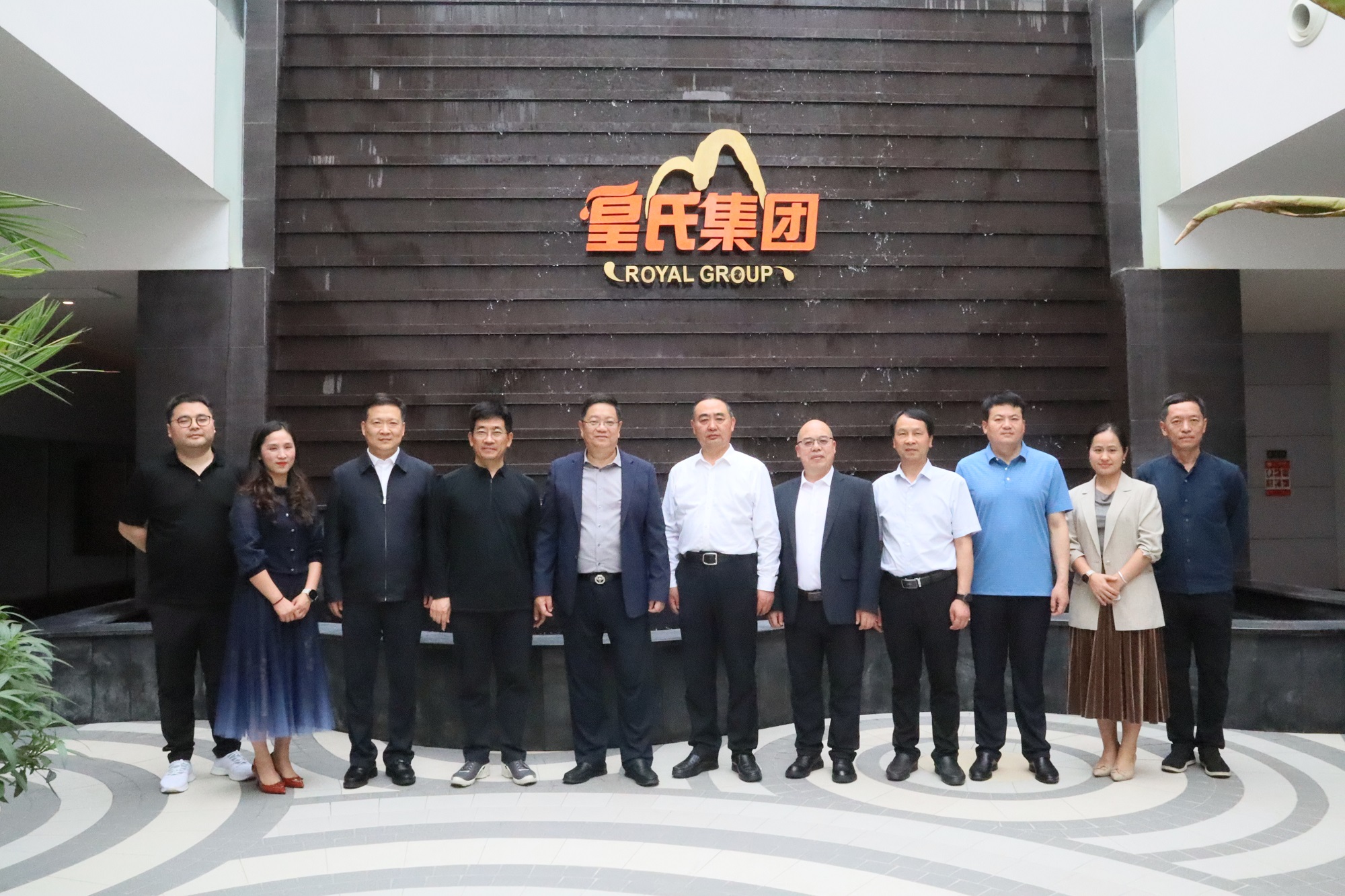 2023年5月14日，阜阳市委书记孙正东一行莅临必威,（中国）官方网站交流考察